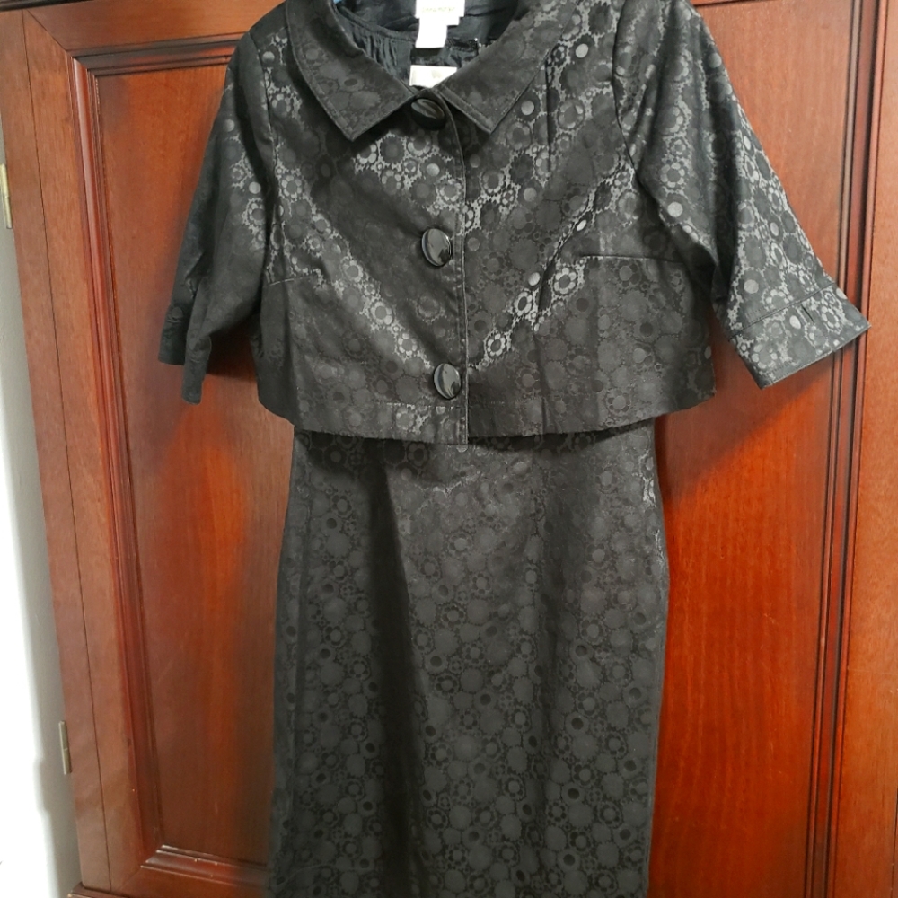 DONNA MORGAN 2 piece dress set